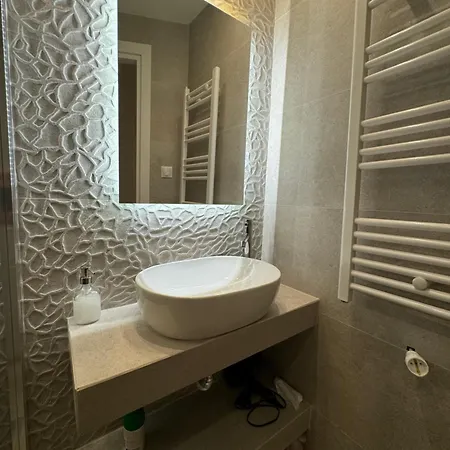 Apartment Dekolomvou
