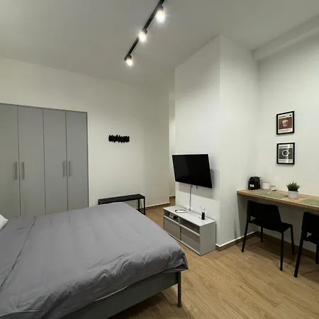 Dekolomvou Apartment