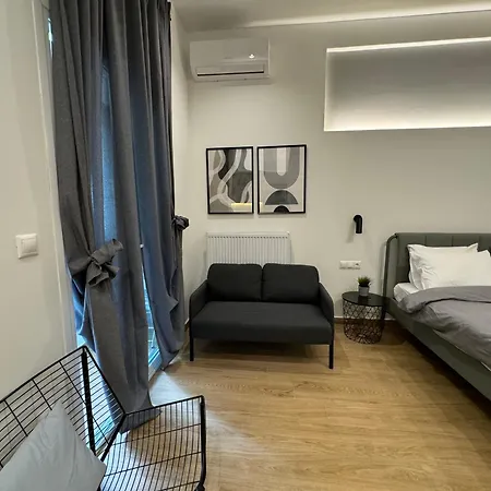 Dekolomvou Apartment