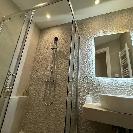 Dekolomvou Apartment