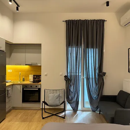 Dekolomvou Apartment *