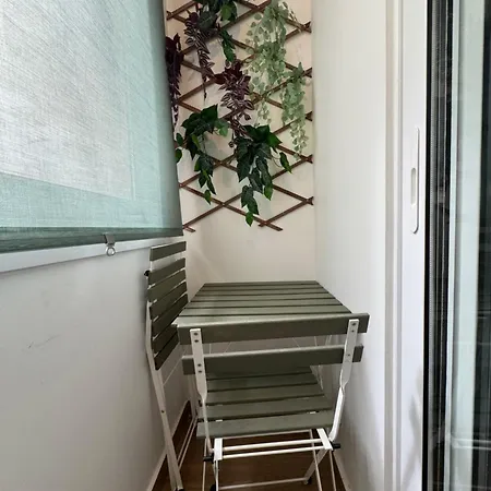 Apartament Dekolomvou *